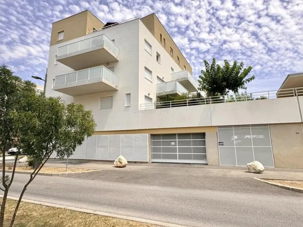 Vends penthouse - 105 m² - 4 pièces, 3 chambres - Monteux 84170