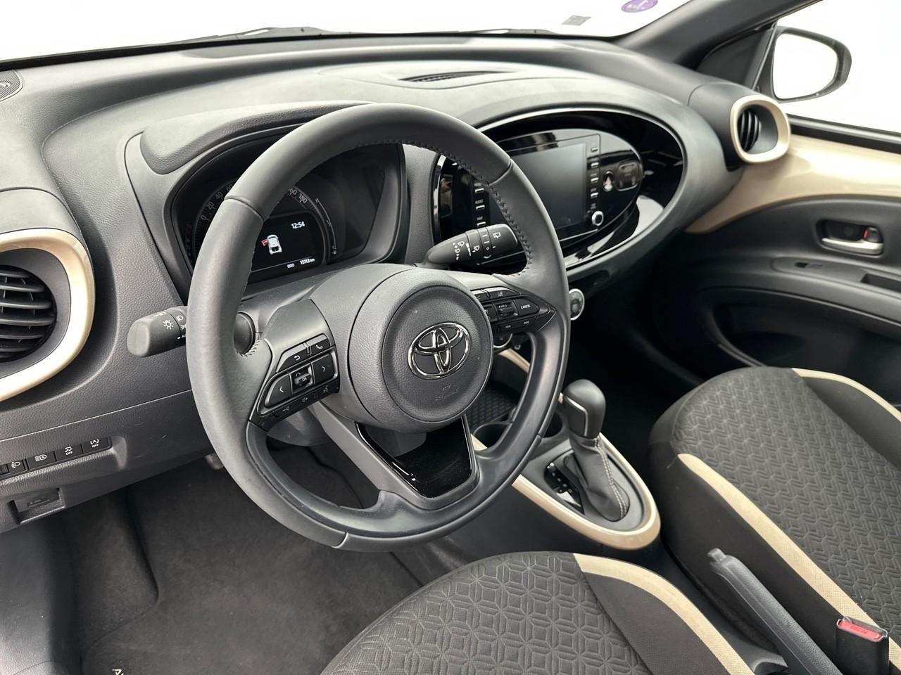 Toyota Aygo 1.0 vvt-i 72 s-cvt design — photo 8