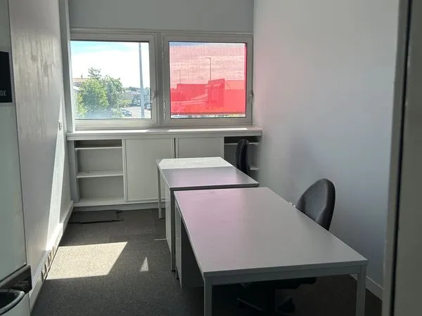 Bureau à louer 14 m² Mas Guérido
