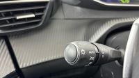 Peugeot 2008 1.2 PureTech 130ch S&S GT EAT8 — photo 27