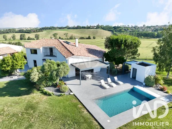 Maison 7 pièces 262 m²