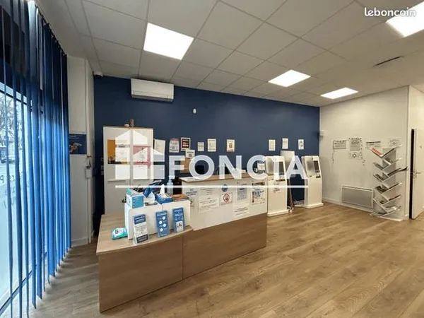 Local commercial 141 m²