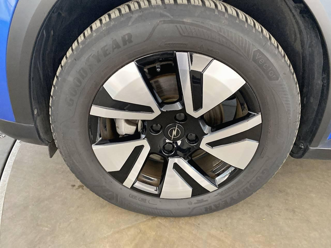 Opel Frontera 1.2 turbo hybrid 145 ch e-dct6 edition — photo 11