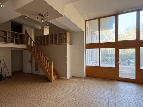 Local commercial 236m2