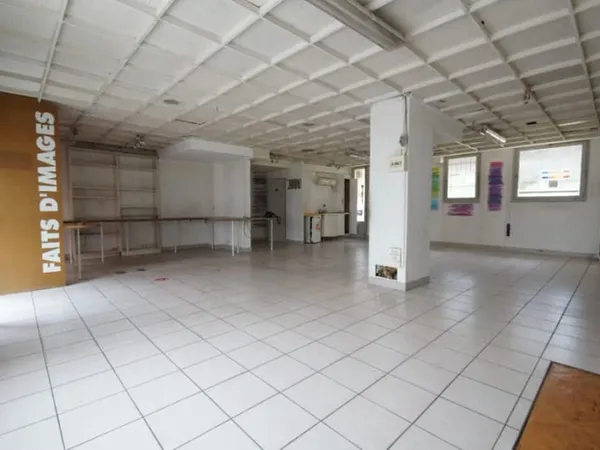 Local commercial 80 m²