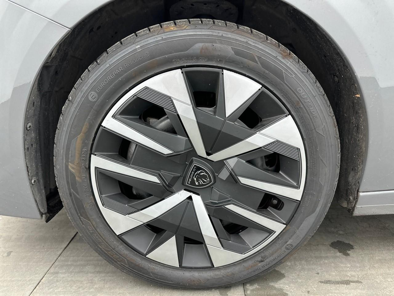 Peugeot 208 puretech 100 s&s bvm6 allure — photo 14