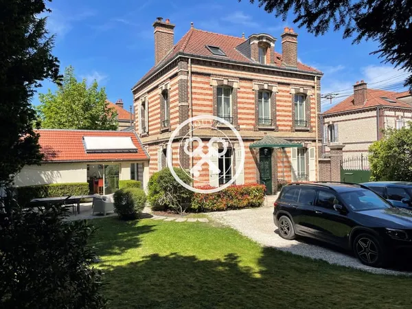 MAISON BOURGEOISE TROYES