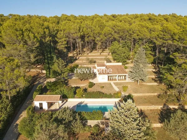 Charmante propriété avec maison d'amis et piscine sur 1,3 ha, à 3 km du village de Lorgues