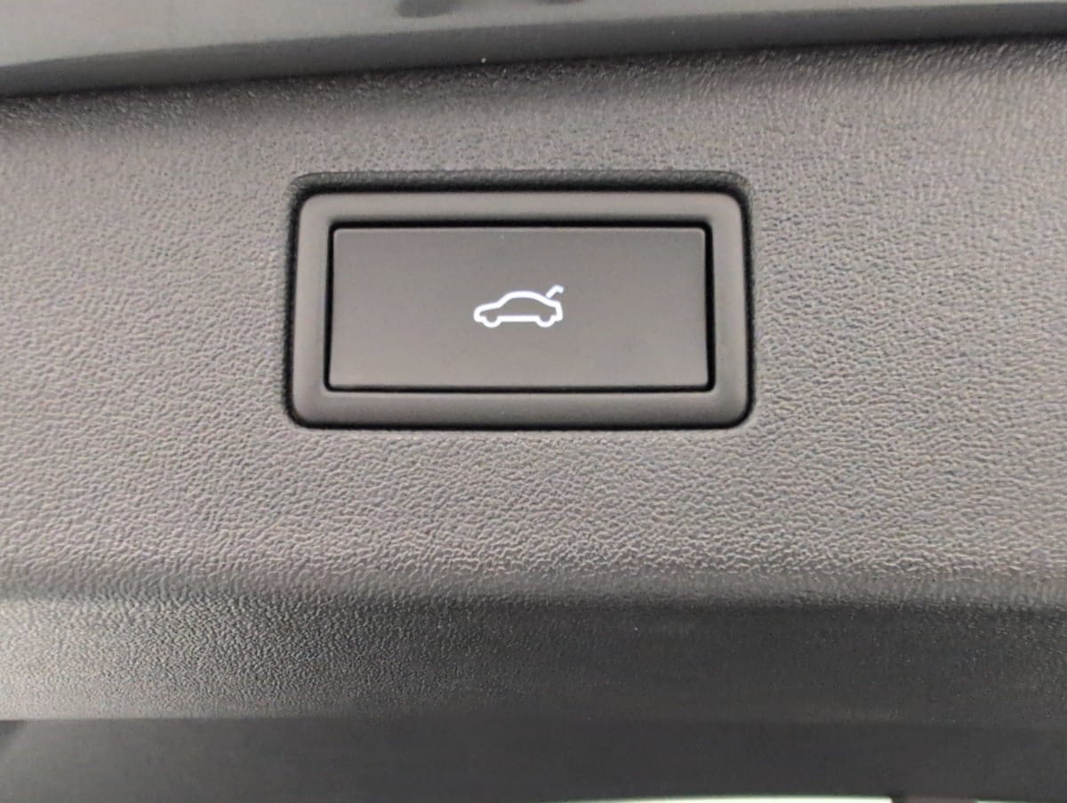 Volkswagen Tiguan — photo 11