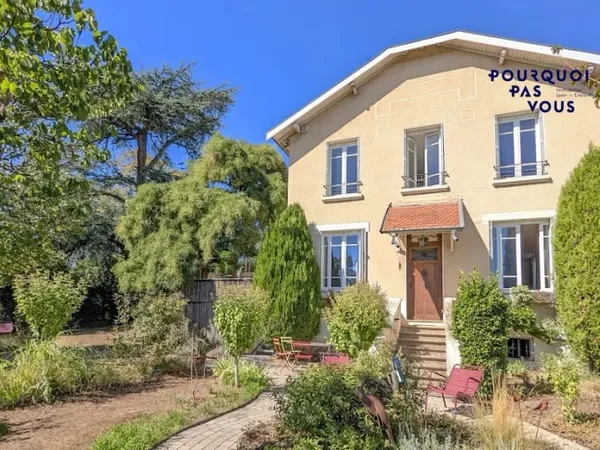 Maison 7 pièces 200 m²