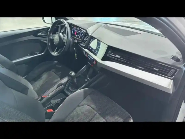 Audi A1 sportback 30 tfsi 110ch s line — photo 6