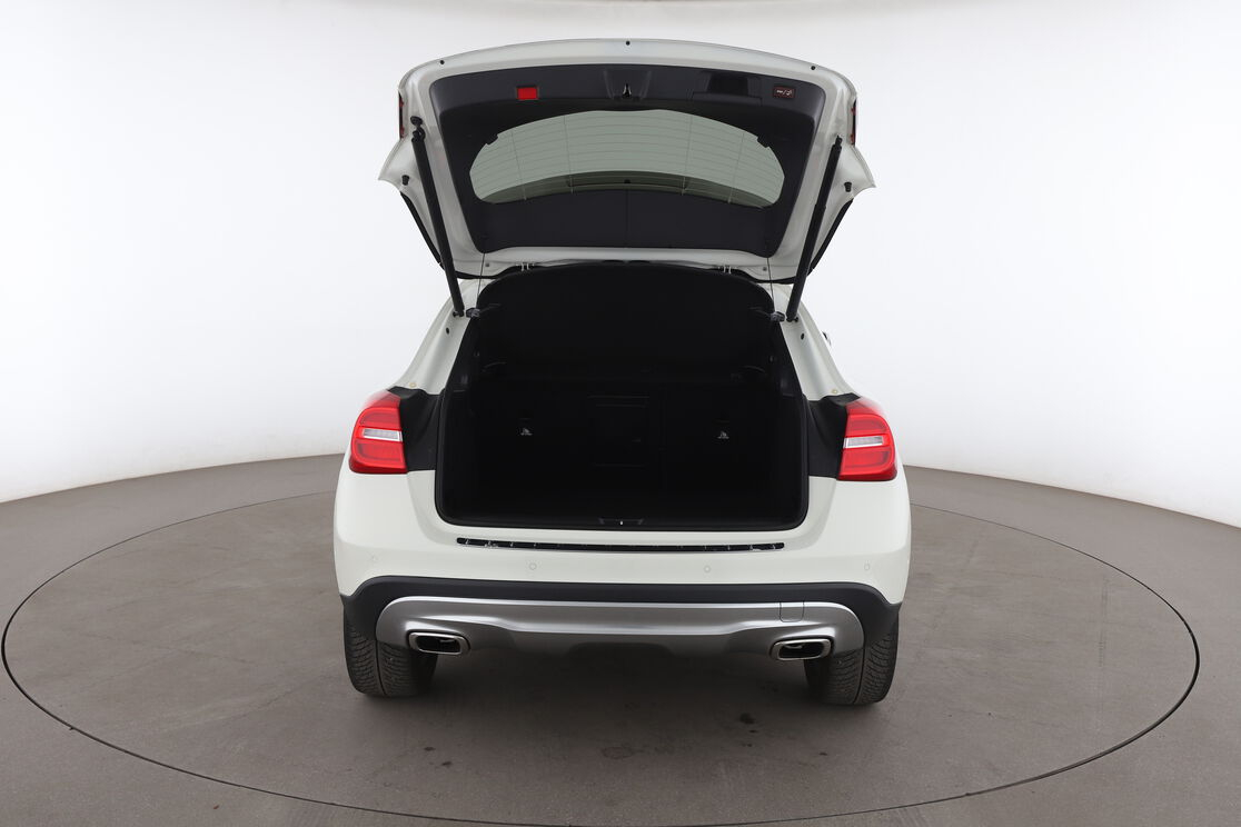 Mercedes-Benz GLA 200 d Activity Edition 4Matic 7G-DCT — photo 15