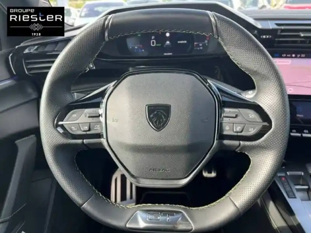 Peugeot 408 phev 225 e-eat8 — photo 19