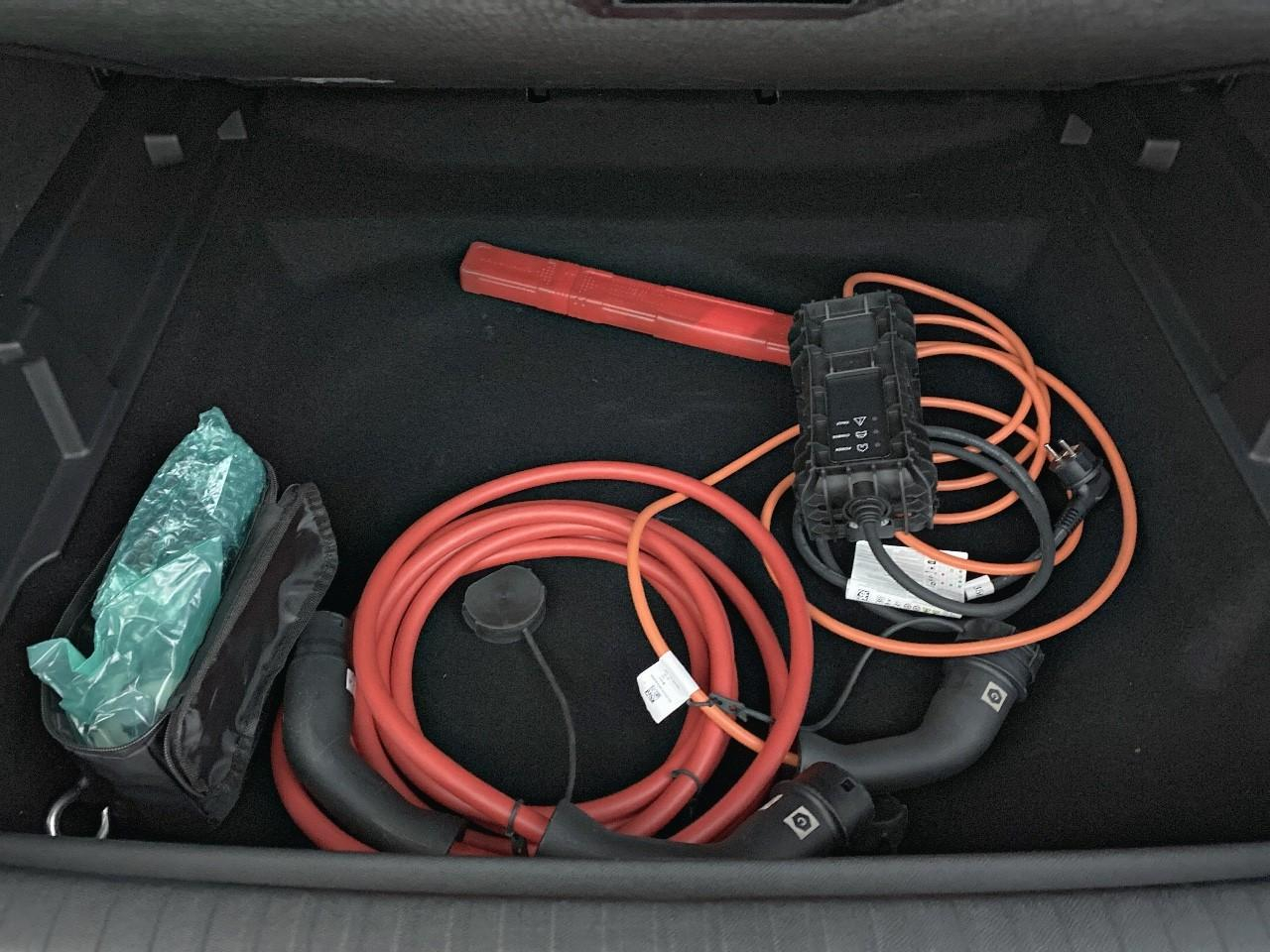 Peugeot 3008 plug-in hybrid 195 e-dcs7 gt — photo 16