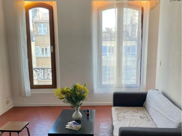 Recherche locataire: location étudiante/ jeune actif