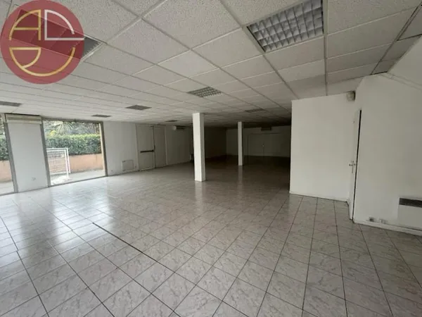 Local 550 m²