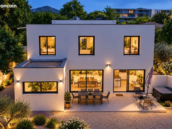 Villa contemporaine de 2023 - 4 chambres, jardin et sous-sol de 70 m²