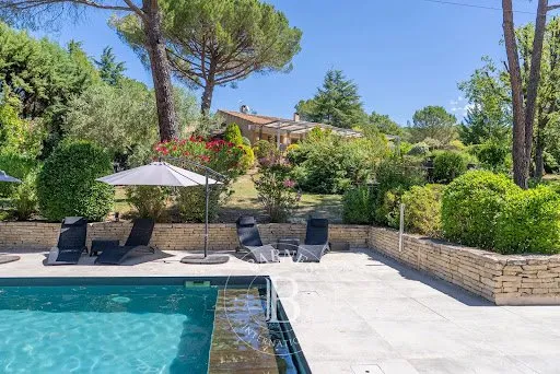 Propriété 15 pièces 212 m²