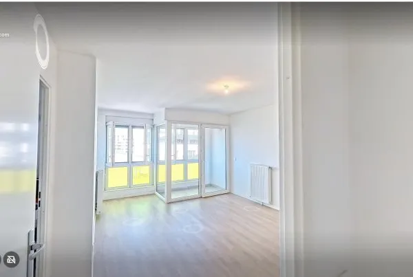 Vends appartement 2 pièces lumineux dans un immeuble à St Ouen au pied du RER C et de la ligne 14