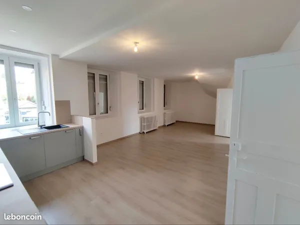 Appartement T4 de 89 m² situé en plein centre-ville d'Héricourt récemment rénové