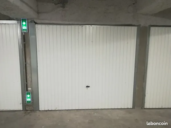 Loue garage PMR 90