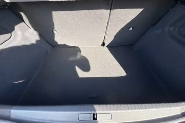Peugeot 208 electrique 50 kwh 136ch — photo 35