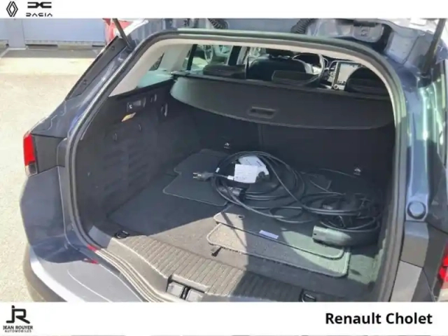 Renault Megane estate 1.6 e-tech plug-in 160ch techno -23 — photo 7