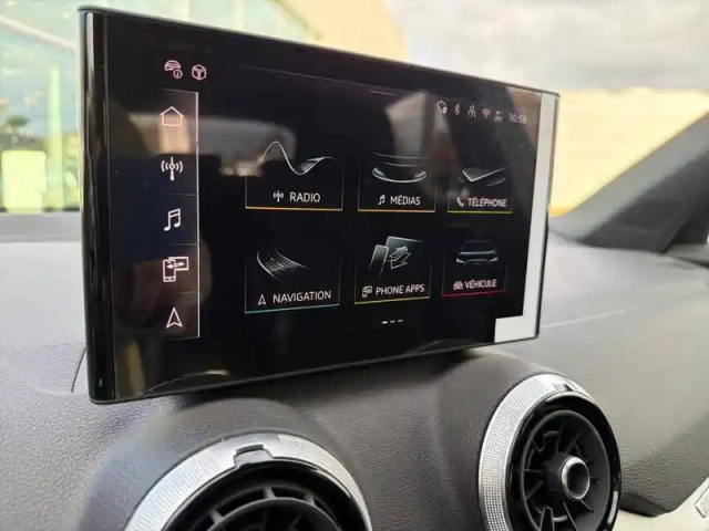 Audi Q2 35 tfsi 150 s tronic 7 — photo 18