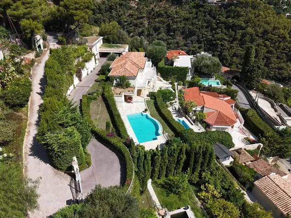 Villa 6 pièces 250 m²