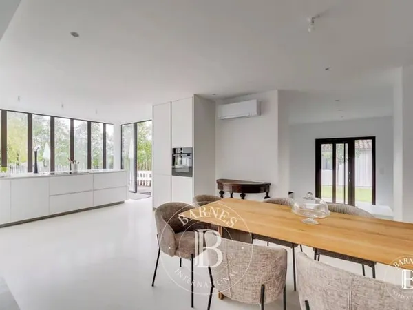 Maison 6 pièces 270 m²
