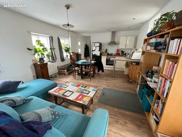 Appartement T2 avec cour privée et garage