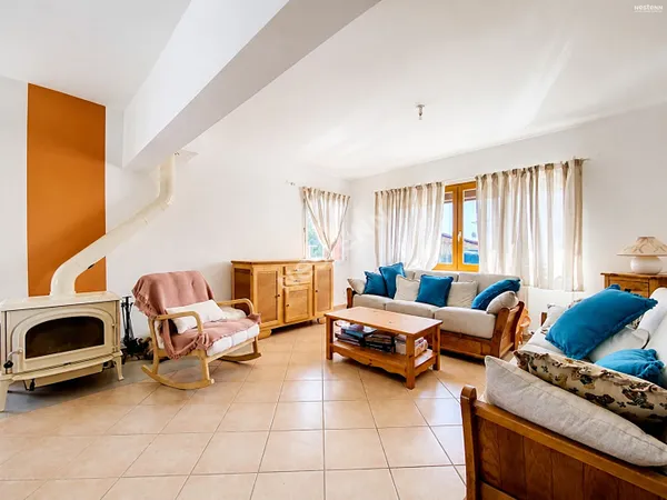 Exclusivité NESTENN Sisteron - Superbe Maison 6 pièces avec grand séjour et environnement privilégié