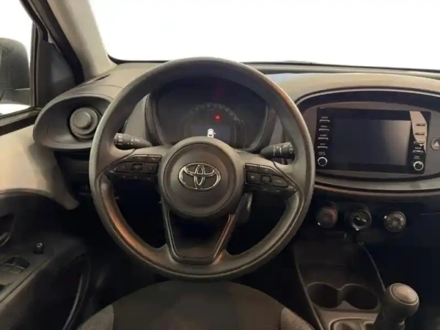Toyota Aygo x 1.0 vvt-i 72ch active my23 — photo 11