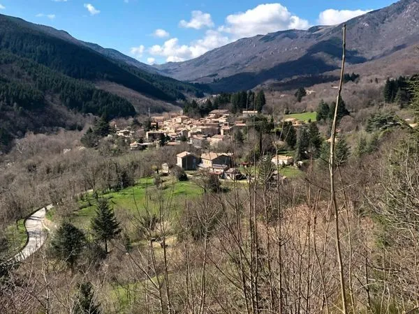 Charmante maison de village avec balcon - Valgorge (Sud Ardèche)
