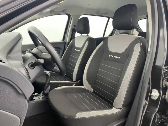 Dacia Sandero tce 90 — photo 9