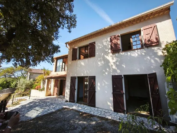 Villa 6 pièces 155 m²