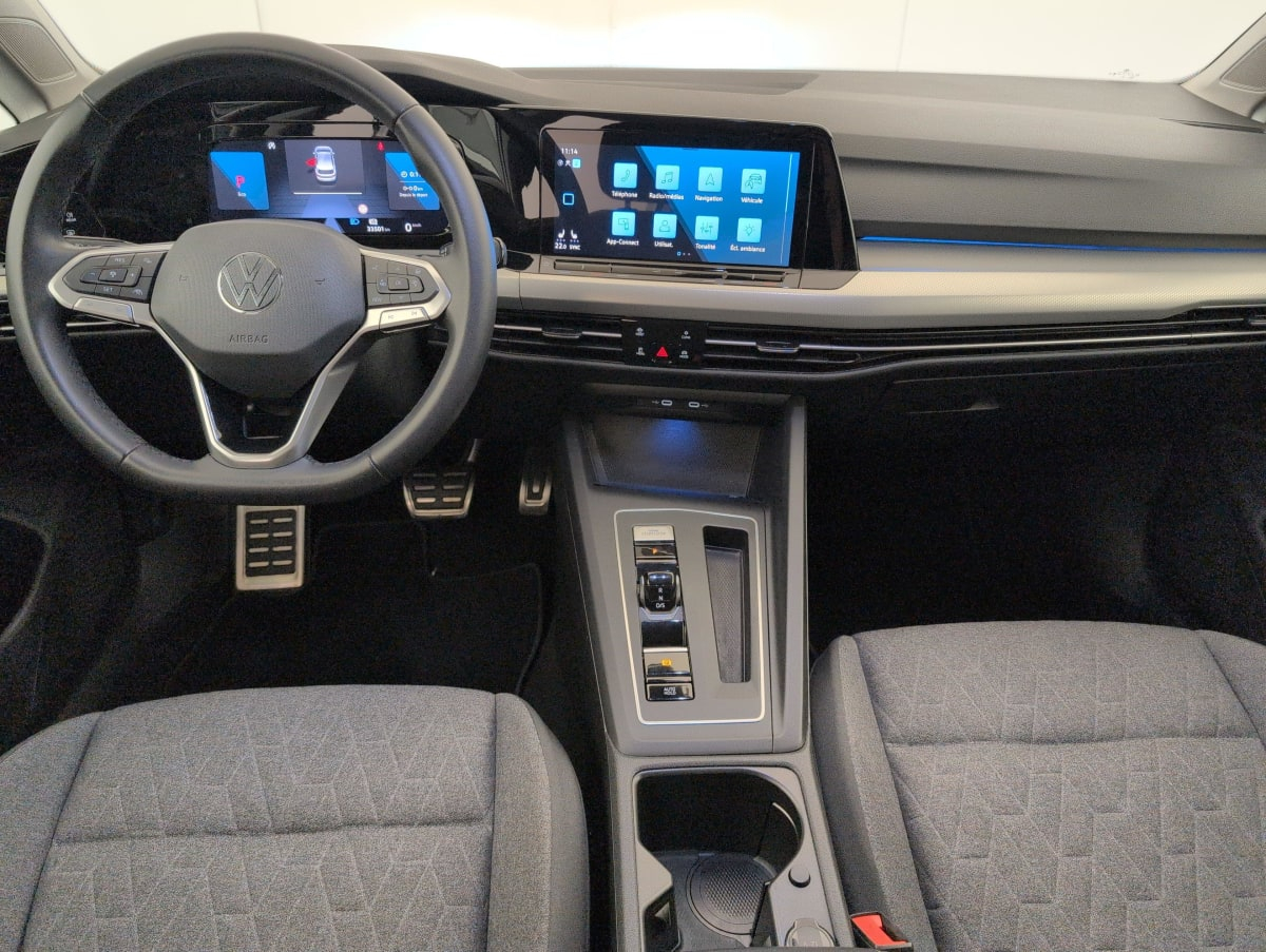 Volkswagen Golf 8 — photo 13