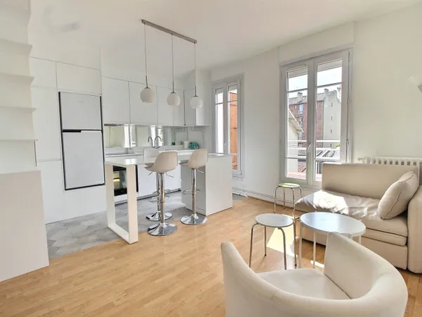 Courbevoie 2 pièces 32.20m2 meublé + terrasse dernier étage