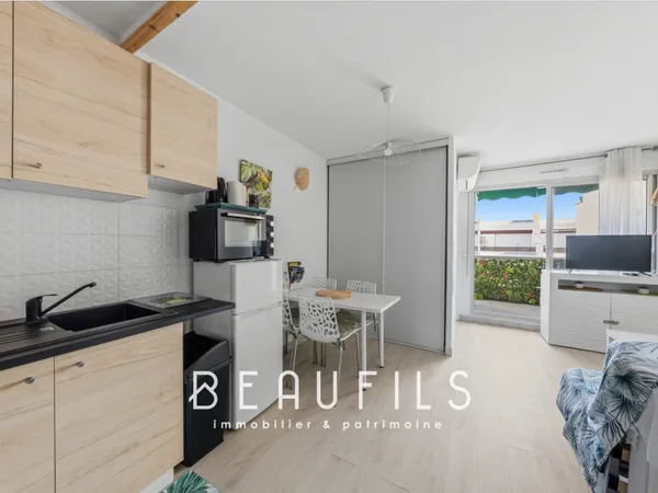 Exclusivité. Appartement rénové à 150m de la plage