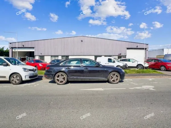Local d'activité 772 m²