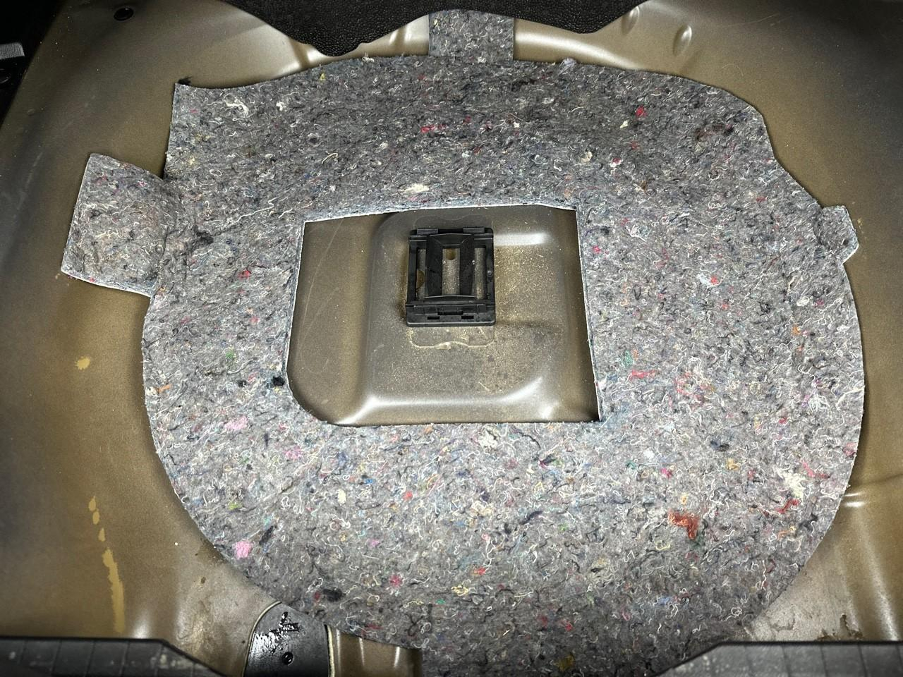 Peugeot 2008 puretech 100 s&s bvm6 allure pack — photo 33