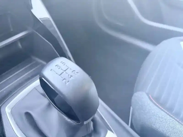 Peugeot 208 puretech 75 s&amp;s bvm5 — photo 19