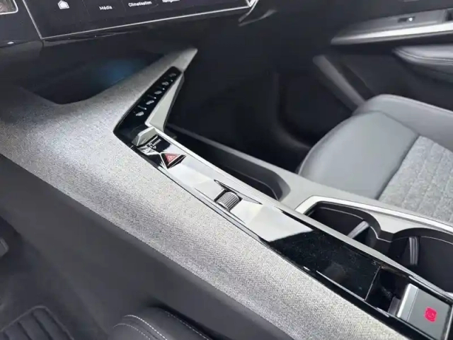 Peugeot 3008 electrique 210 ch 73 kwh — photo 18