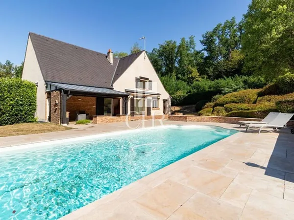 Maison 6 pièces 275 m²