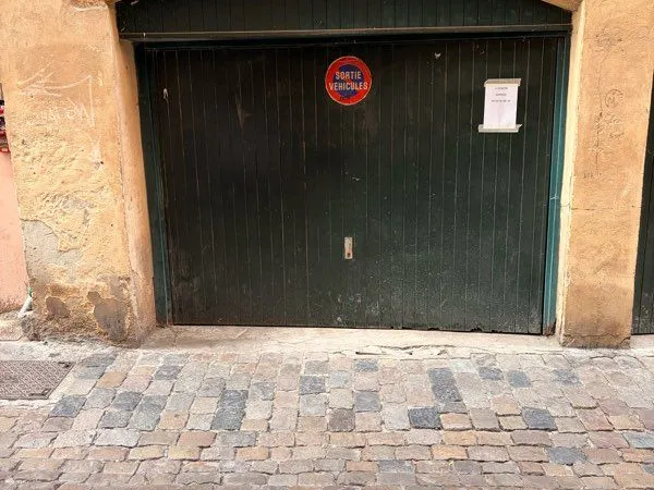 Garage vieux lyon