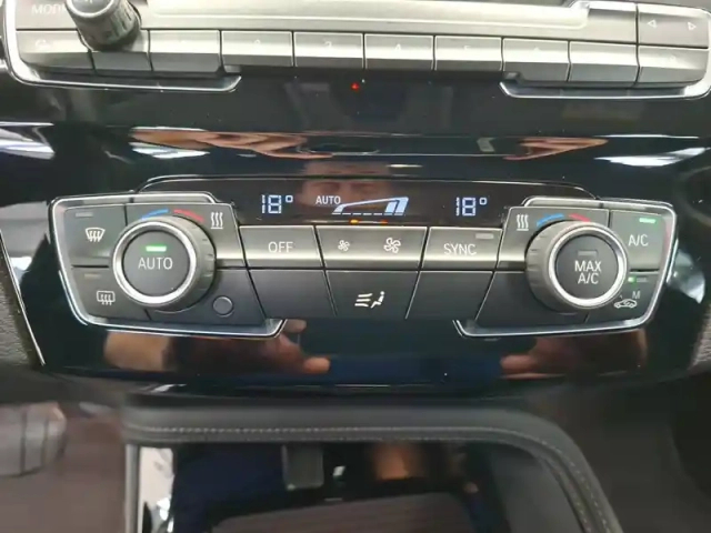 Bmw X2 sdrive 18i 140 ch dkg7 — photo 27