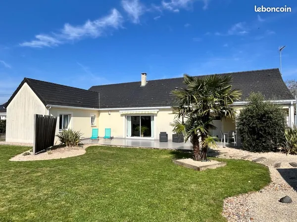 Maison contemporaine de plain-pied 129m2 - Terrain 1200m2 - Double garage - Le Poinçonnet