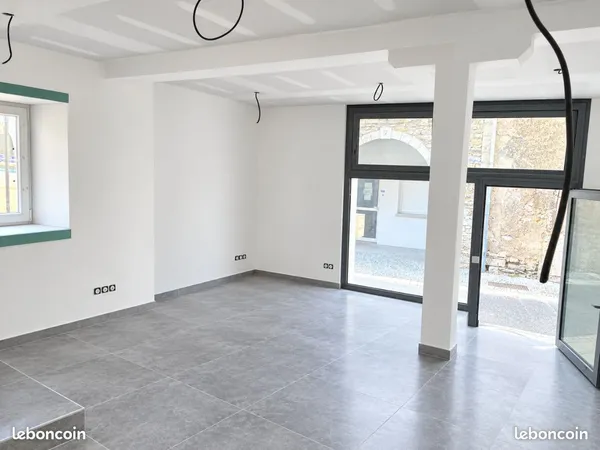 LOCAL COMMERCIAL 23 m² À LOUER - CENTRE-VILLE DE PEYREHORADE