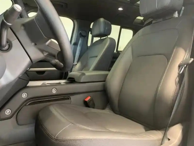 Land Rover Defender 110 2.0 p300e phev x — photo 9