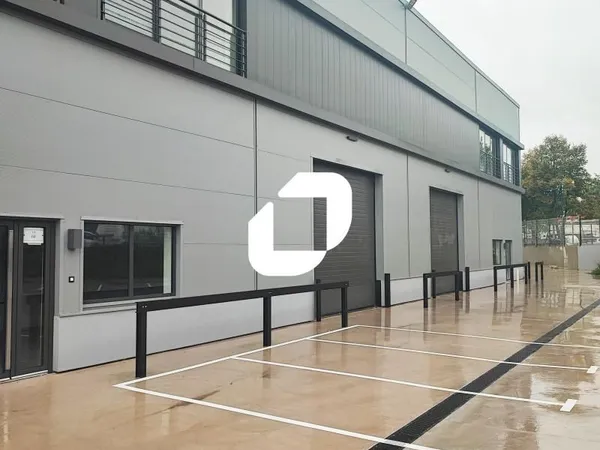 Local d'activité 620 m²